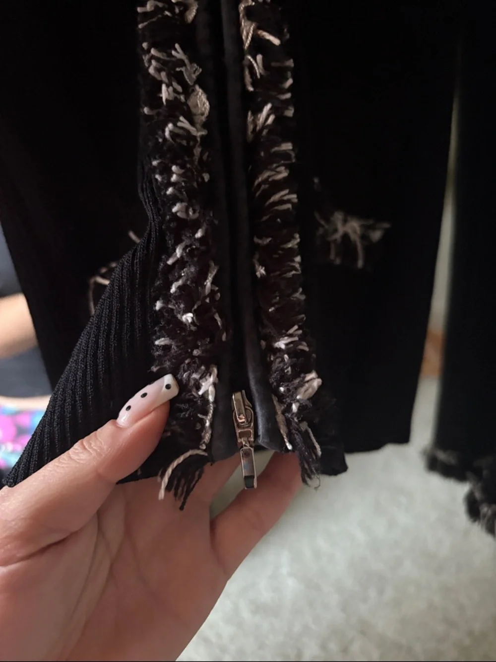 Cache Sweater - Picture 5 of 6